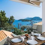 N&g Maisonette Apartment