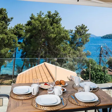 N&g Maisonette Apartment *